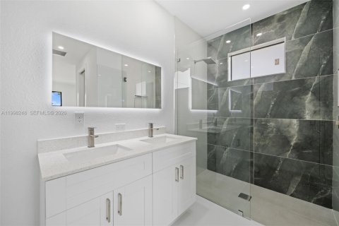 Купить виллу или дом в Лихай-Эйкерс, Флорида 4 спальни, 139.35м2, № 2060541 - фото 17