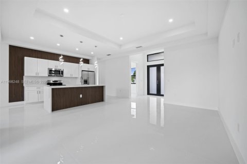 Купить виллу или дом в Лихай-Эйкерс, Флорида 4 спальни, 139.35м2, № 2060541 - фото 6