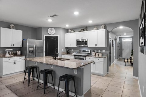 House in Mulberry, Florida 4 bedrooms, 169.83 sq.m. № 1846810 - photo 3