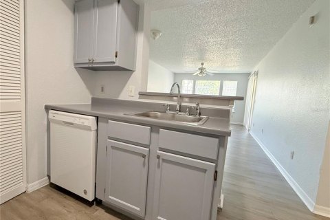 Condo in Orlando, Florida, 1 bedroom  № 2166692 - photo 9