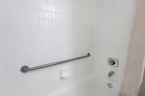 Condo in Orlando, Florida, 1 bedroom  № 2166692 - photo 16
