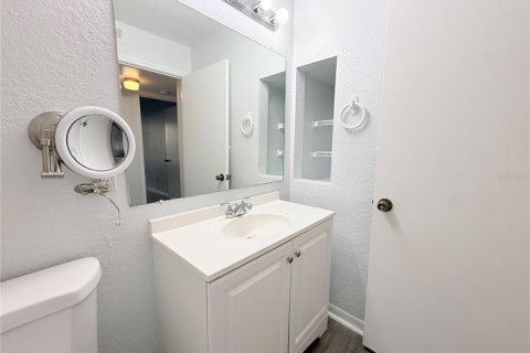 Condo in Orlando, Florida, 1 bedroom  № 2166692 - photo 17