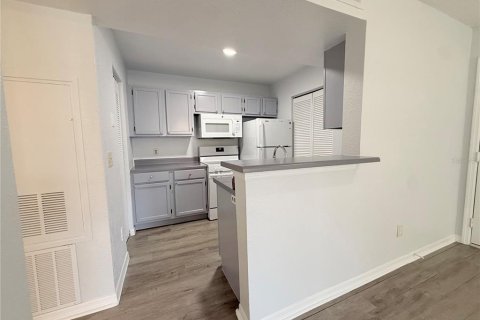 Condo in Orlando, Florida, 1 bedroom  № 2166692 - photo 10