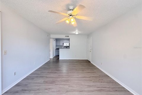 Condo in Orlando, Florida, 1 bedroom  № 2166692 - photo 6