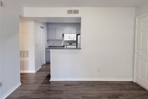 Condo in Orlando, Florida, 1 bedroom  № 2166692 - photo 7
