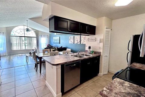 Condominio en venta en Kissimmee, Florida, 3 dormitorios, 119.57 m2 № 1876612 - foto 13