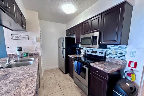 Condominio en venta en Kissimmee, Florida, 3 dormitorios, 119.57 m2 № 1876612 - foto 12