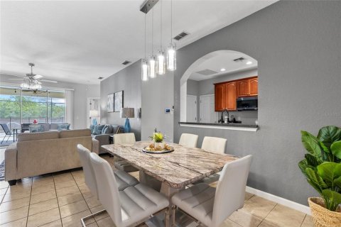 House in Kissimmee, Florida 6 bedrooms, 216.74 sq.m. № 1915948 - photo 16