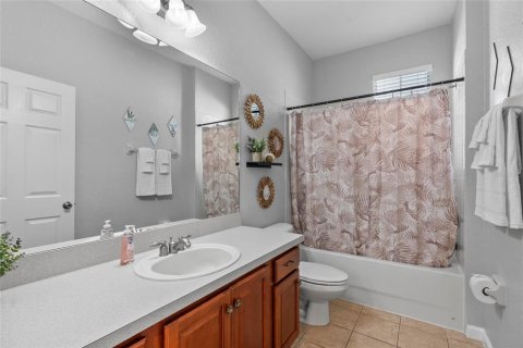 House in Kissimmee, Florida 6 bedrooms, 216.74 sq.m. № 1915948 - photo 10