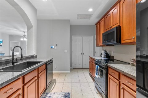 House in Kissimmee, Florida 6 bedrooms, 216.74 sq.m. № 1915948 - photo 19