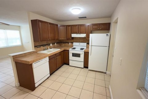 Casa en alquiler en Gainesville, Florida, 2 dormitorios, 66.89 m2 № 1906093 - foto 2