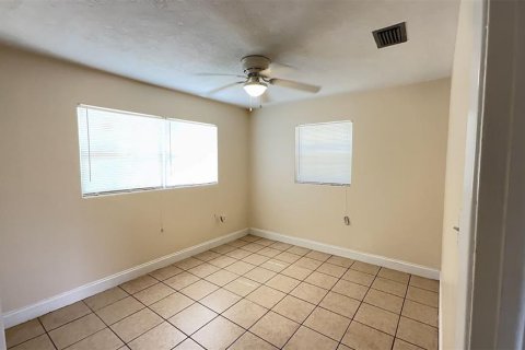 Casa en alquiler en Gainesville, Florida, 2 dormitorios, 66.89 m2 № 1906093 - foto 4