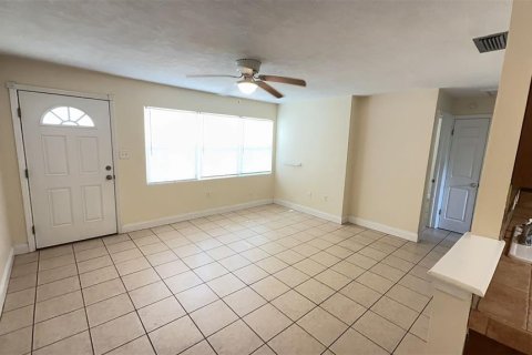Casa en alquiler en Gainesville, Florida, 2 dormitorios, 66.89 m2 № 1906093 - foto 3