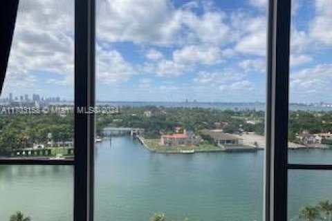 Condominio en venta en Miami Beach, Florida, 1 dormitorio, 97.18 m2 № 1604261 - foto 1