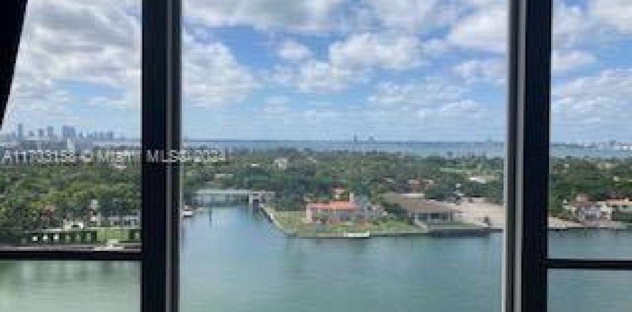 Condominio en Miami Beach, Florida, 1 dormitorio № 1604261