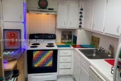 Condominio en venta en Miami Beach, Florida, 1 dormitorio, 97.18 m2 № 1604261 - foto 11