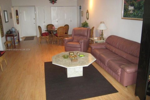 Condominio en venta en Miami Beach, Florida, 1 dormitorio, 97.18 m2 № 1604261 - foto 4