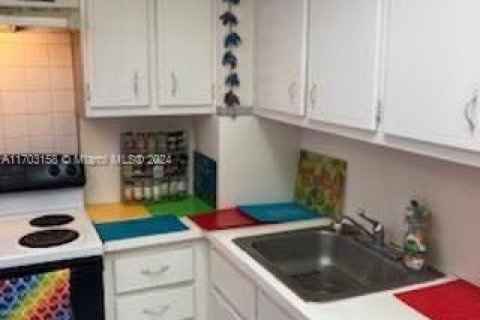 Condominio en venta en Miami Beach, Florida, 1 dormitorio, 97.18 m2 № 1604261 - foto 13