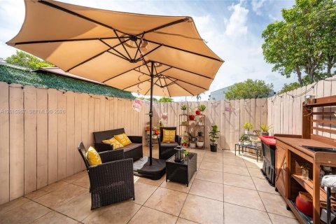 Touwnhouse à vendre à Miami, Floride: 2 chambres, 91.04 m2 № 2153797 - photo 20