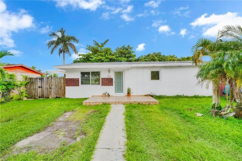 Villa ou maison à vendre à Homestead, Floride: 5 chambres, 141.95 m2 № 1946369 - photo 2