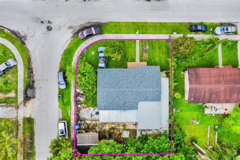 Villa ou maison à vendre à Homestead, Floride: 5 chambres, 141.95 m2 № 1946369 - photo 7
