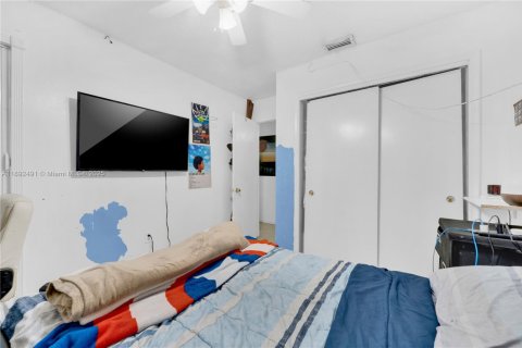 Villa ou maison à vendre à Homestead, Floride: 5 chambres, 141.95 m2 № 1946369 - photo 23