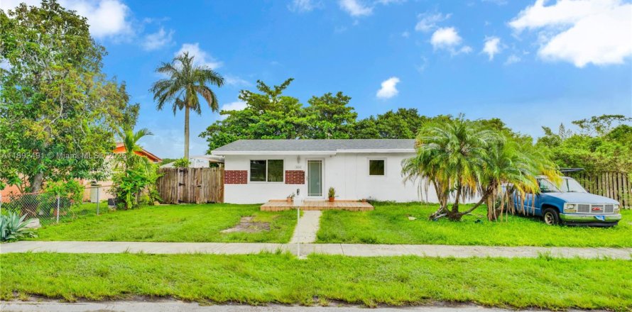 Villa ou maison à Homestead, Floride 5 chambres, 141.95 m2 № 1946369