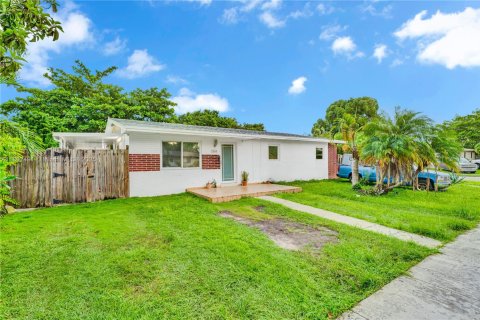 Villa ou maison à vendre à Homestead, Floride: 5 chambres, 141.95 m2 № 1946369 - photo 3