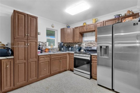 Villa ou maison à vendre à Homestead, Floride: 5 chambres, 141.95 m2 № 1946369 - photo 15