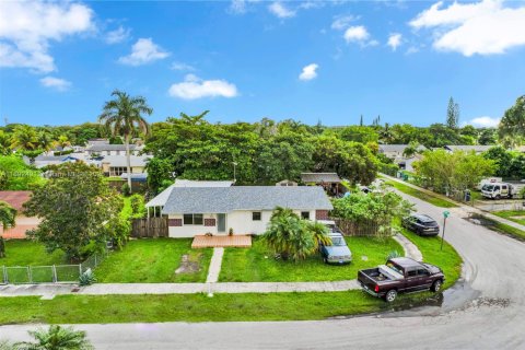 Villa ou maison à vendre à Homestead, Floride: 5 chambres, 141.95 m2 № 1946369 - photo 5