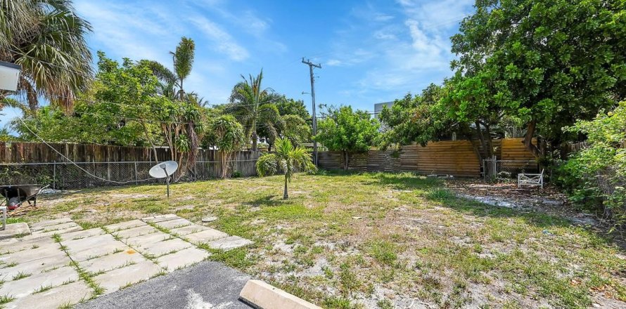 Commercial property in Fort Lauderdale, Florida 104.05 sq.m. № 1207543