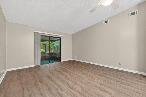 House in Tarpon Springs, Florida 2 bedrooms, 90.67 sq.m. № 1913508 - photo 22