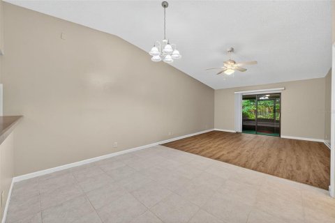 House in Tarpon Springs, Florida 2 bedrooms, 90.67 sq.m. № 1913508 - photo 21
