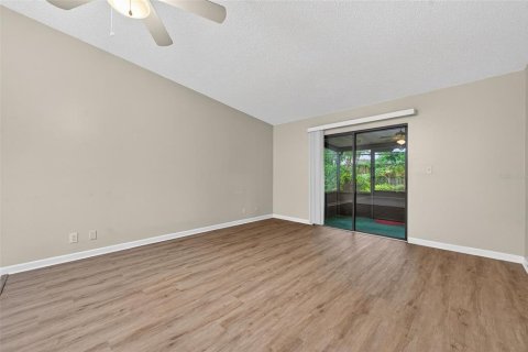 House in Tarpon Springs, Florida 2 bedrooms, 90.67 sq.m. № 1913508 - photo 23