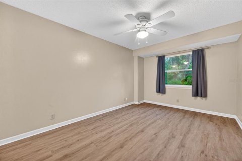 House in Tarpon Springs, Florida 2 bedrooms, 90.67 sq.m. № 1913508 - photo 26