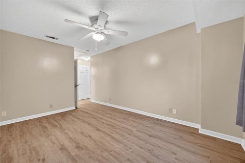House in Tarpon Springs, Florida 2 bedrooms, 90.67 sq.m. № 1913508 - photo 27