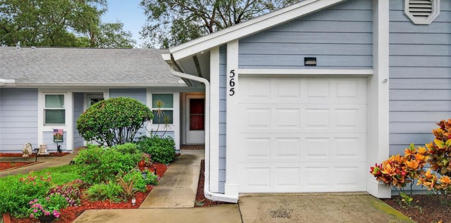 Villa ou maison à Tarpon Springs, Floride 2 chambres, 90.67 m2 № 1913508