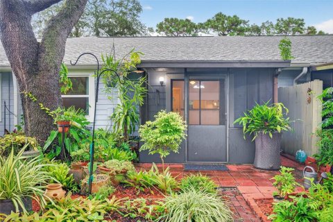 House in Tarpon Springs, Florida 2 bedrooms, 90.67 sq.m. № 1913508 - photo 5