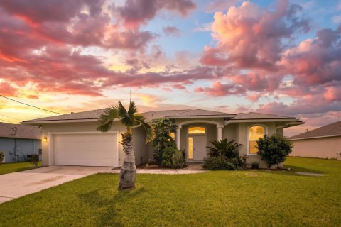 House in Port St. Lucie, Florida 3 bedrooms, 146.41 sq.m. № 2376191