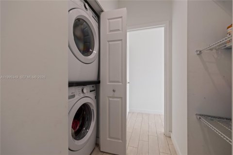 Купить виллу или дом в Майами, Флорида 4 спальни, 173.17м2, № 2064265 - фото 15