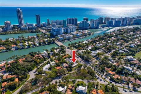 Casa en venta en Miami Beach, Florida, 3 dormitorios, 208.75 m2 № 2033153 - foto 2