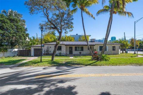 Casa en venta en Miami Beach, Florida, 3 dormitorios, 208.75 m2 № 2033153 - foto 8