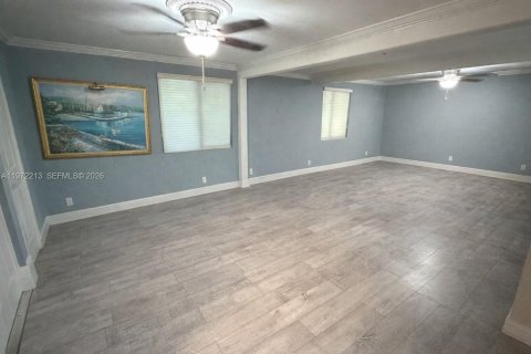 Casa en venta en Miami Beach, Florida, 3 dormitorios, 208.75 m2 № 2033153 - foto 12