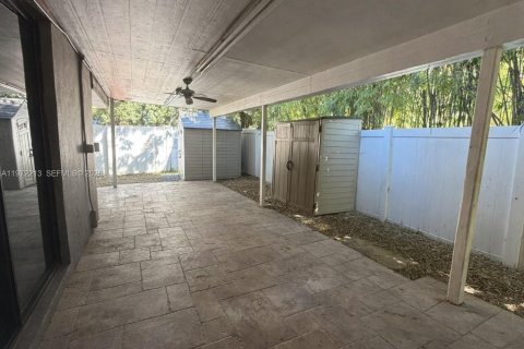 Casa en venta en Miami Beach, Florida, 3 dormitorios, 208.75 m2 № 2033153 - foto 13