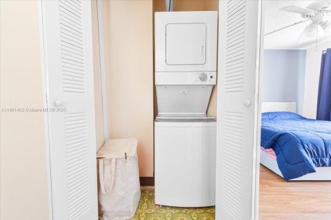 Купить кондоминиум в Тамарак, Флорида 2 спальни, 99.59м2, № 1924813 - фото 14