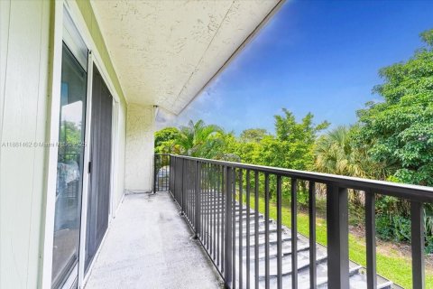 Купить кондоминиум в Тамарак, Флорида 2 спальни, 99.59м2, № 1924813 - фото 18