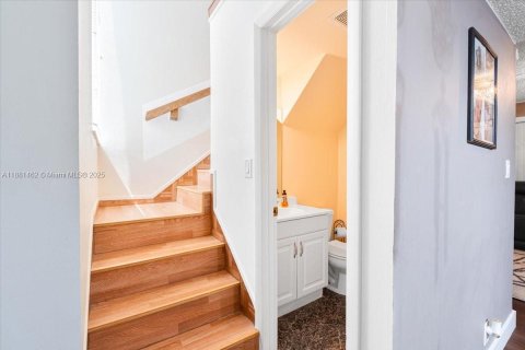 Купить кондоминиум в Тамарак, Флорида 2 спальни, 99.59м2, № 1924813 - фото 11