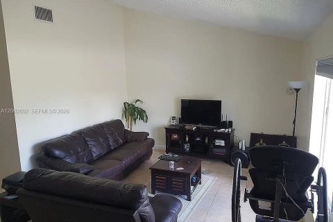 Villa ou maison à vendre à Sunrise, Floride: 3 chambres, 141.68 m2 № 2066297 - photo 2