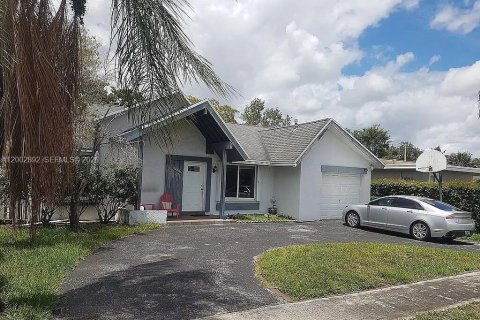 Villa ou maison à Sunrise, Floride 3 chambres, 141.68 m2 № 2066297