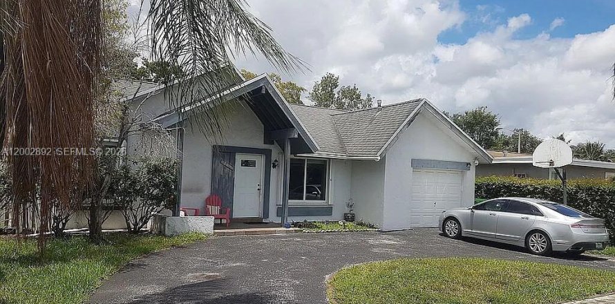 Villa ou maison à Sunrise, Floride 3 chambres, 141.68 m2 № 2066297